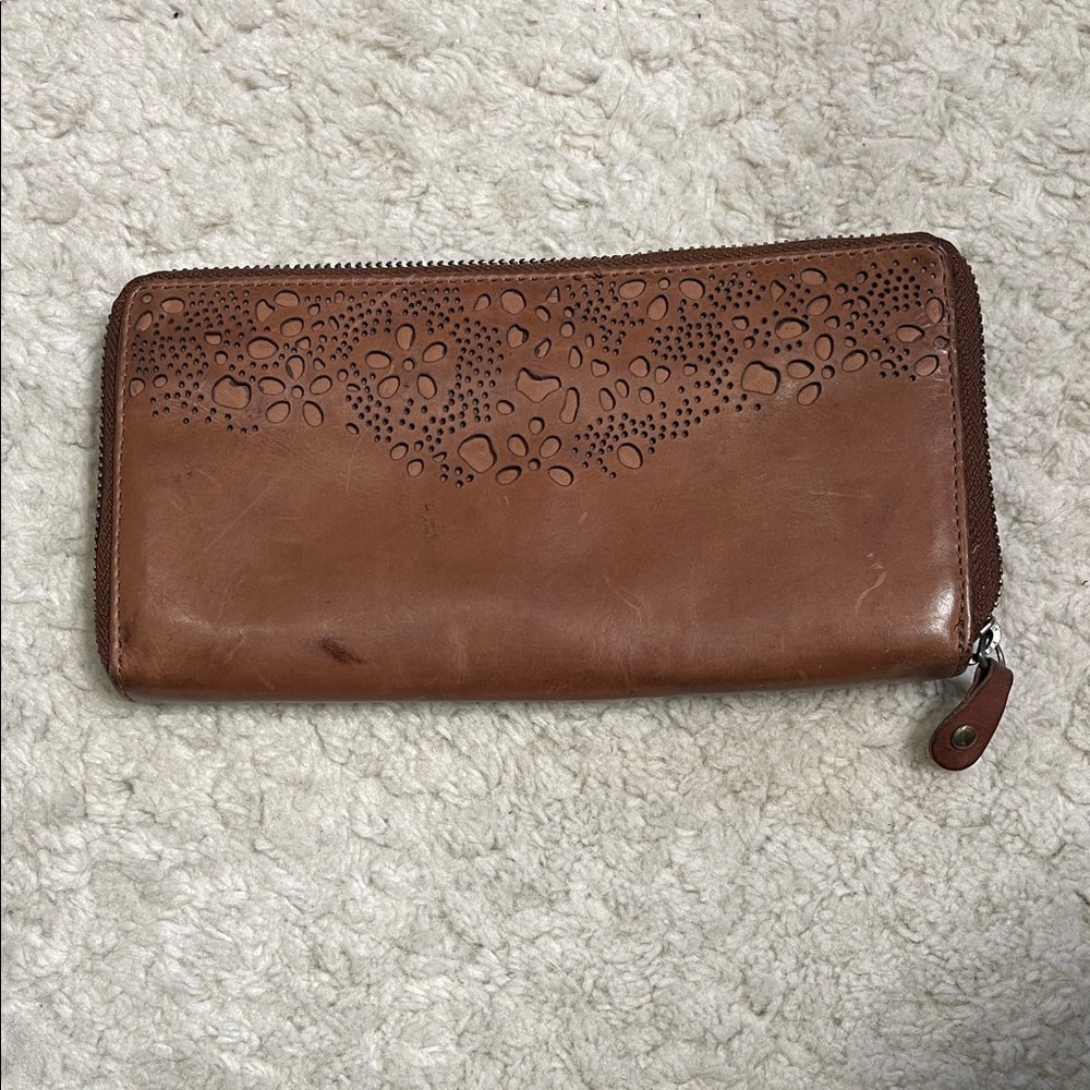 Ladies leather zipper wallet